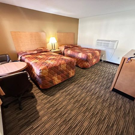 Express Inn Chicopee Exterior photo